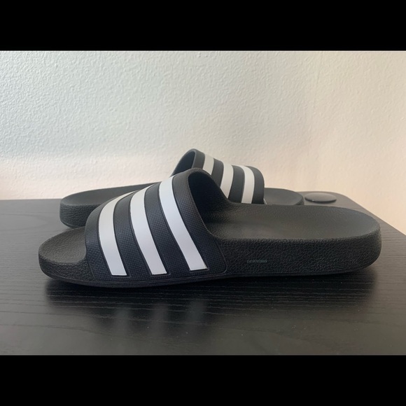 Adidas Adilette Aqua Slide Sandal for Women, Size 6 - Core Black/Cloud White NEW - Picture 5 of 5